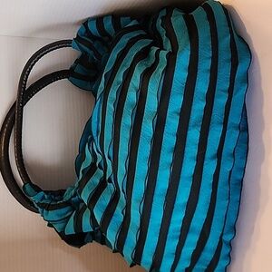 NWOT Fun Weekend/Ruffled Clean Zipper Closure & Another Zip Inside Lightweight